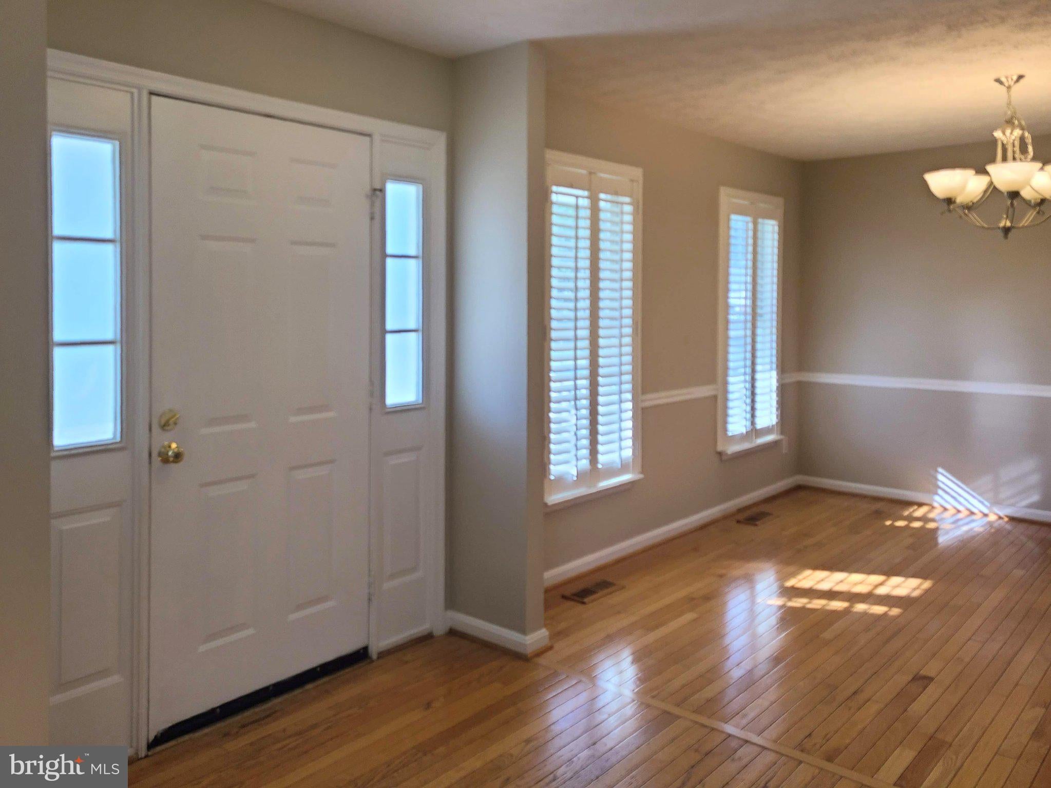 10 LOCKWOOD DRIVE