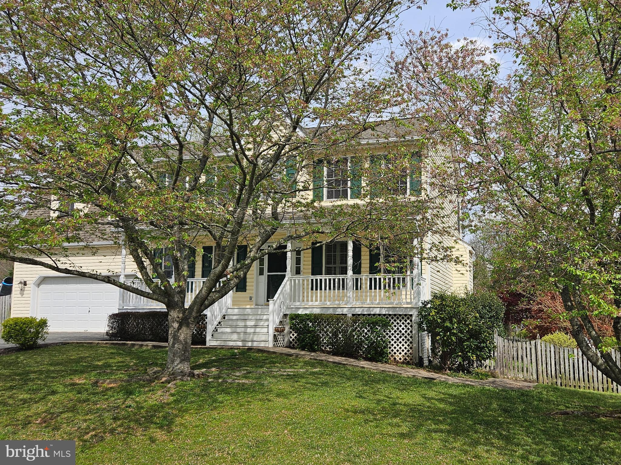 10 LOCKWOOD DRIVE