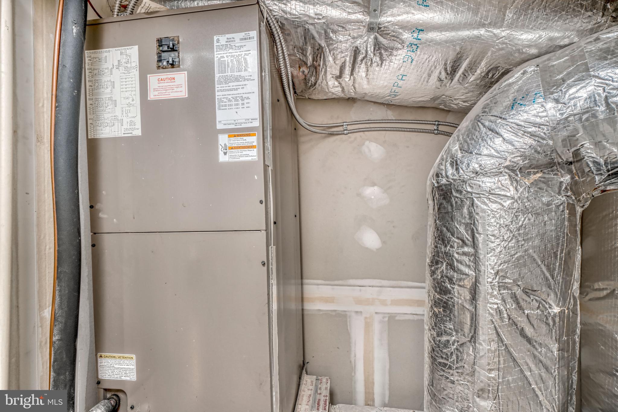 OLD GOUCHER - Commercial Sale