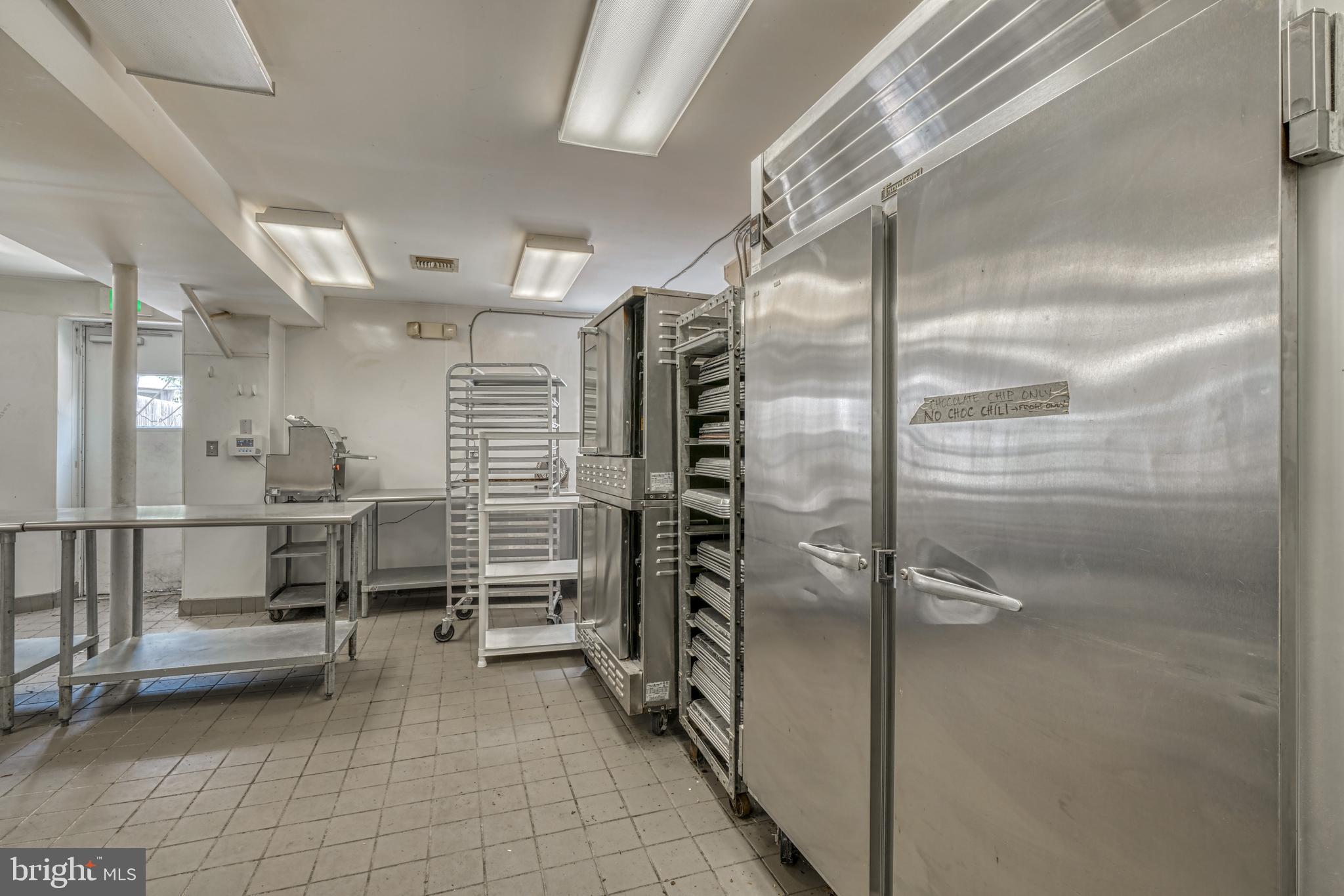 OLD GOUCHER - Commercial Sale