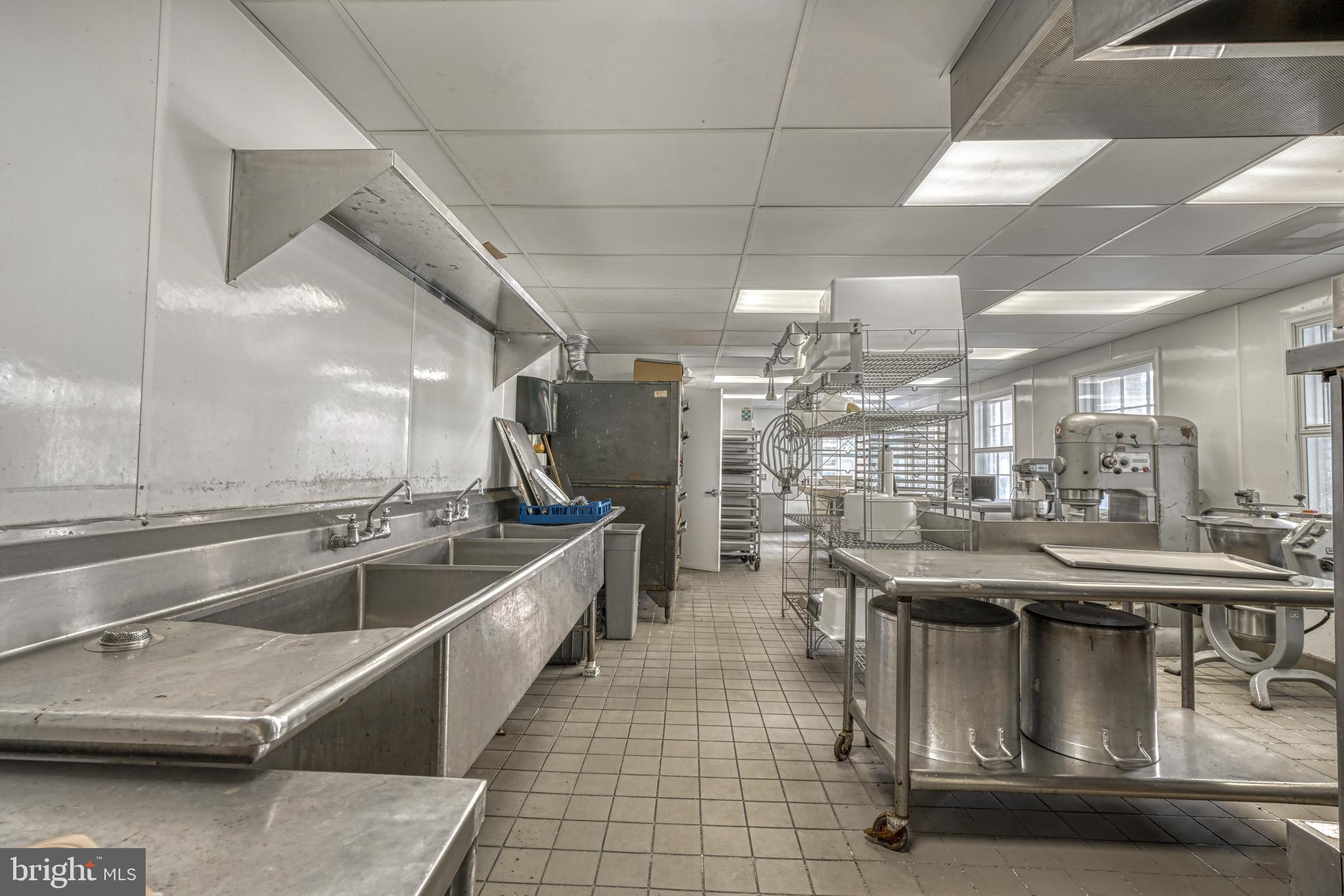 OLD GOUCHER - Commercial Sale