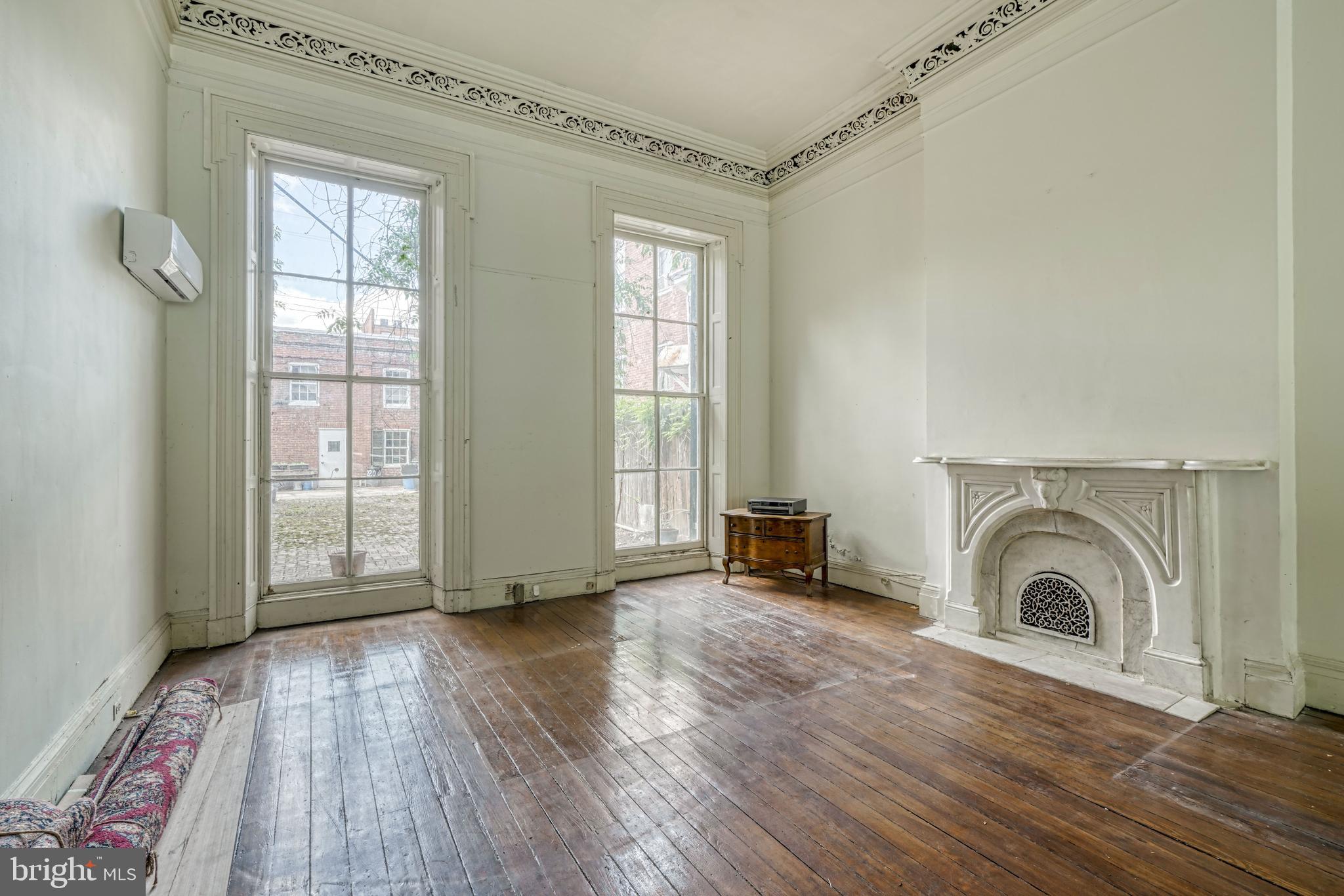 OLD GOUCHER - Commercial Sale