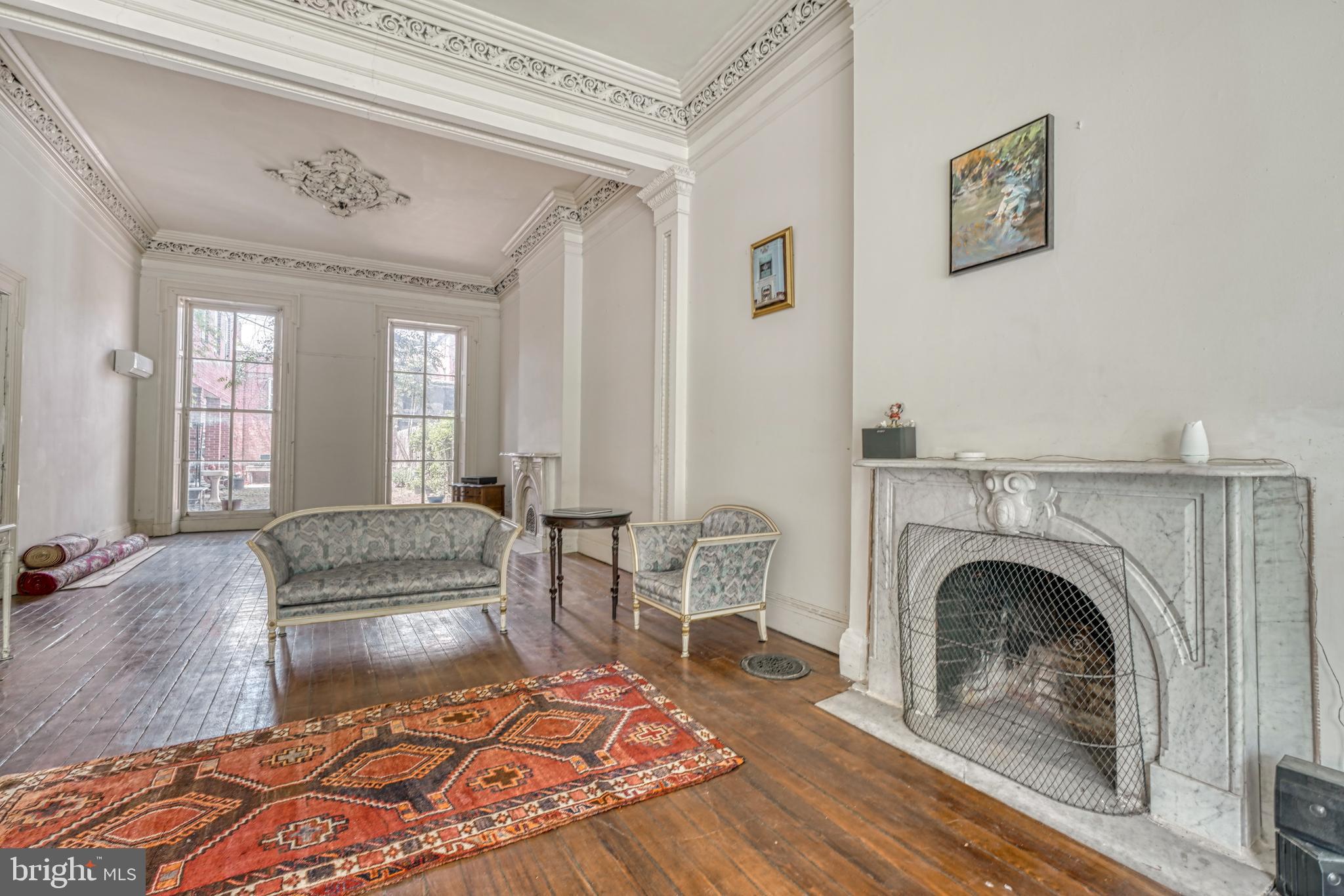 OLD GOUCHER - Commercial Sale