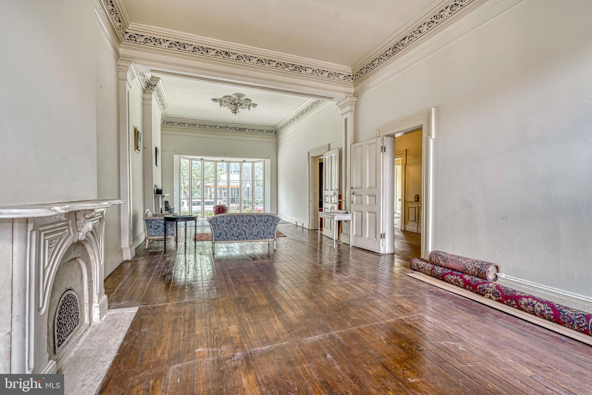 OLD GOUCHER - Commercial Sale