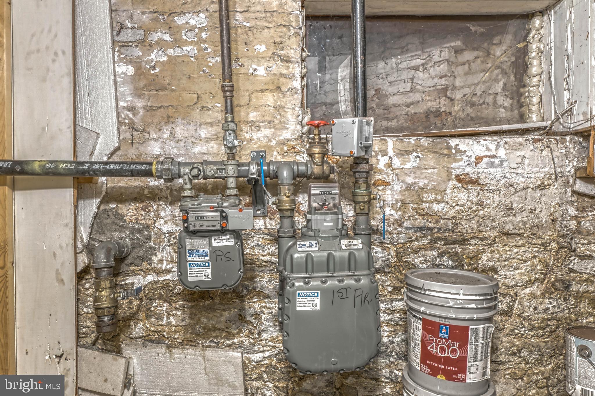 OLD GOUCHER - Commercial Sale