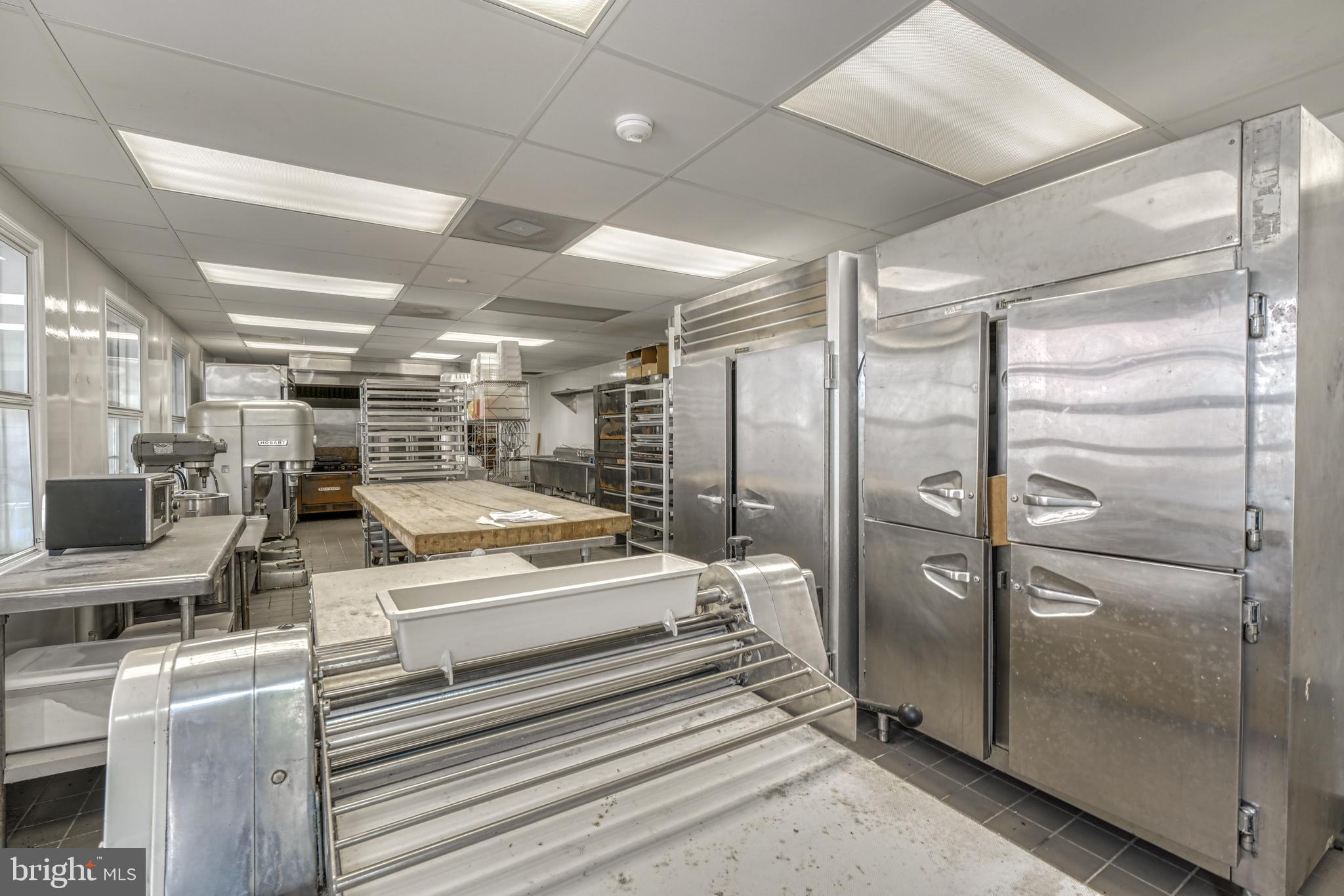 OLD GOUCHER - Commercial Sale