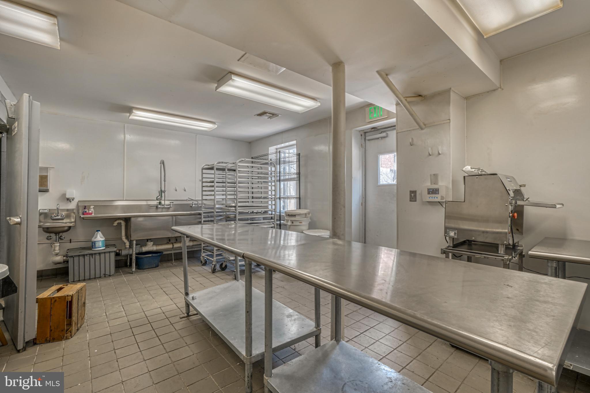 OLD GOUCHER - Commercial Sale