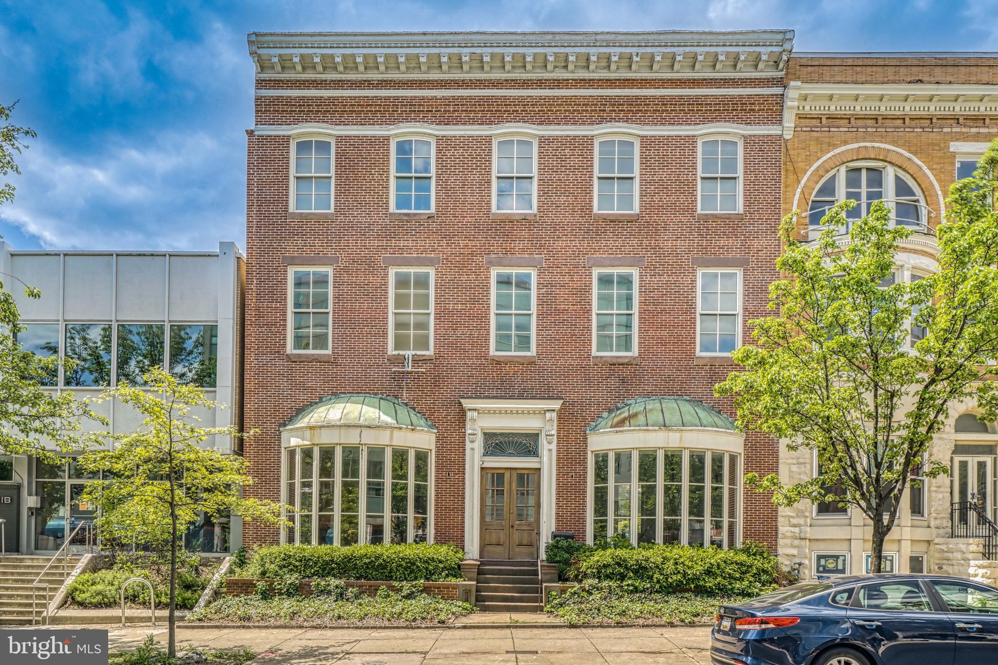 OLD GOUCHER - Commercial Sale