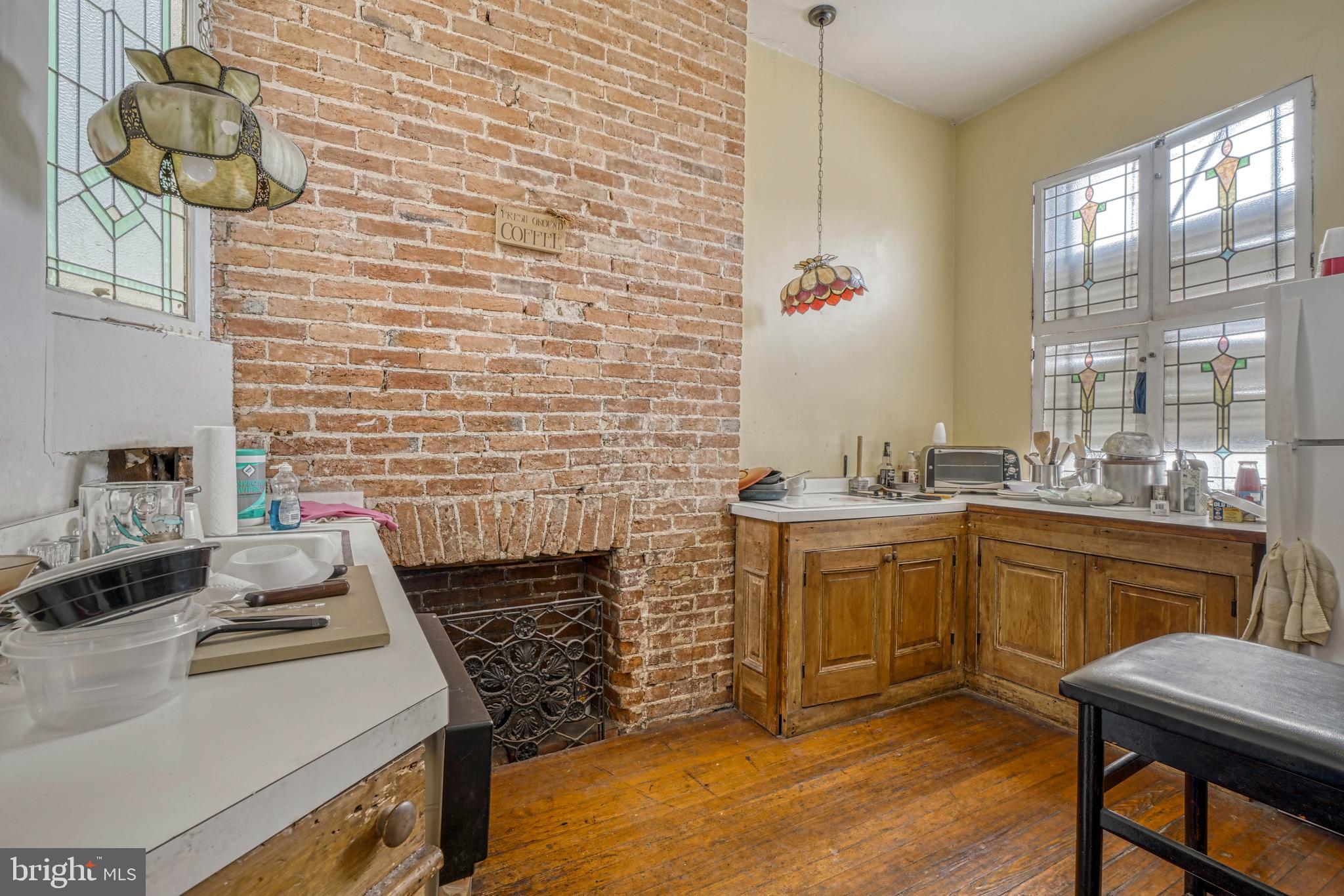 OLD GOUCHER - Commercial Sale