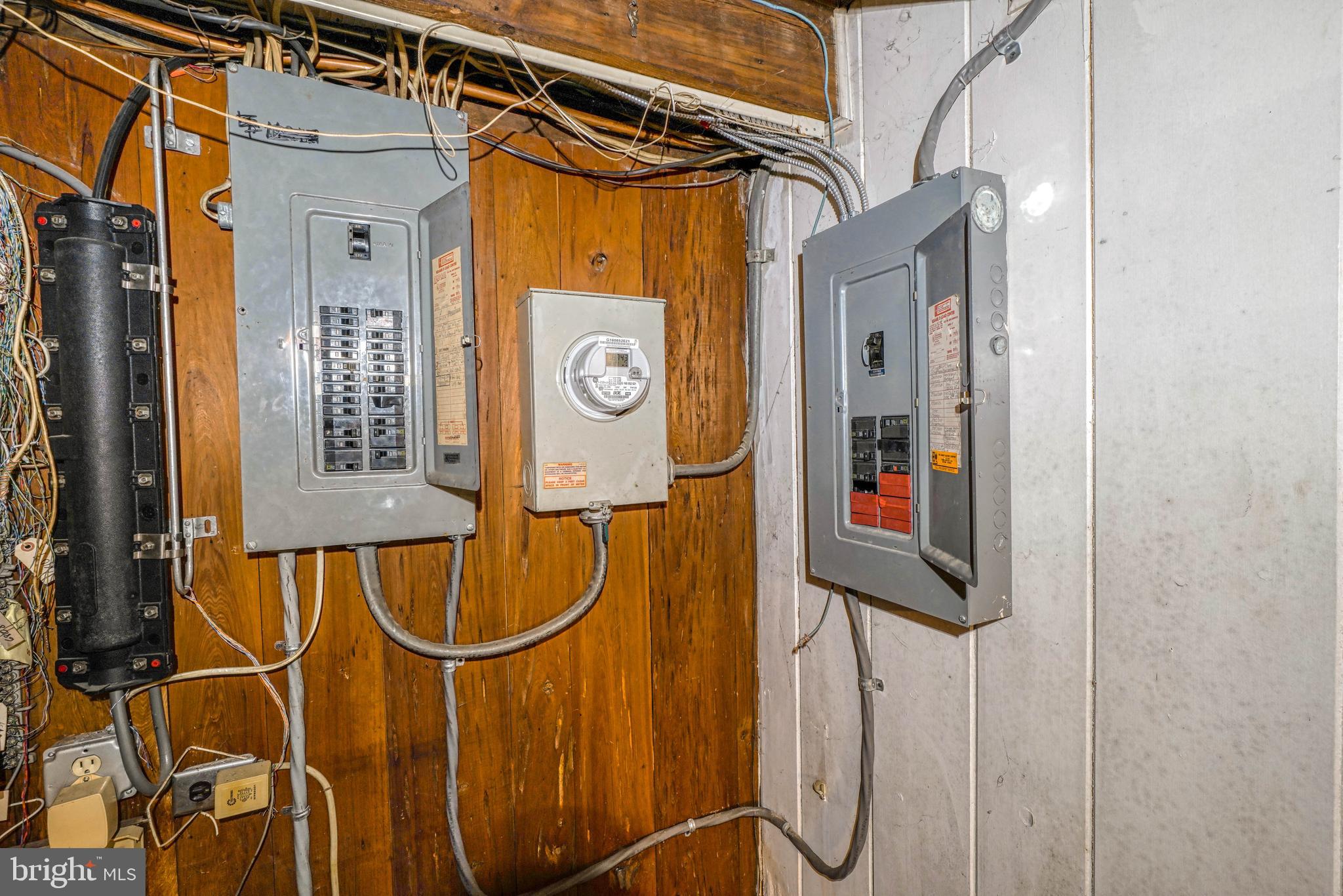 OLD GOUCHER - Commercial Sale