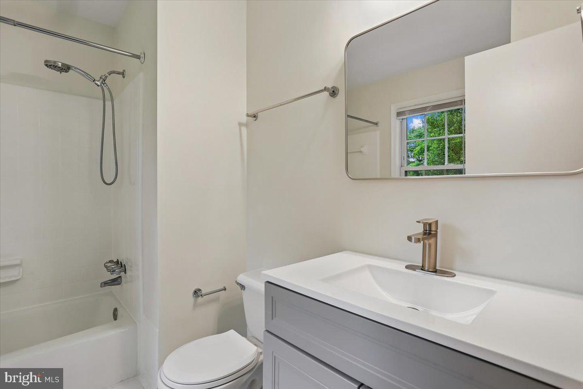 ROCKSHIRE TOWNHOMES - Residential