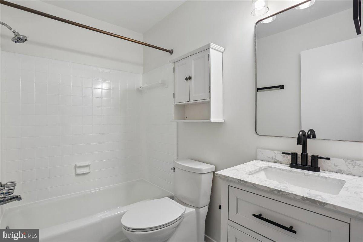 ROCKSHIRE TOWNHOMES - Residential