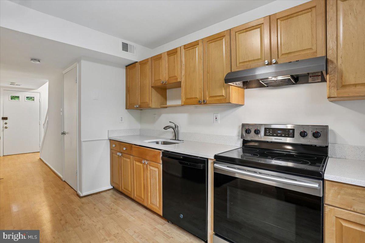 ROCKSHIRE TOWNHOMES - Residential