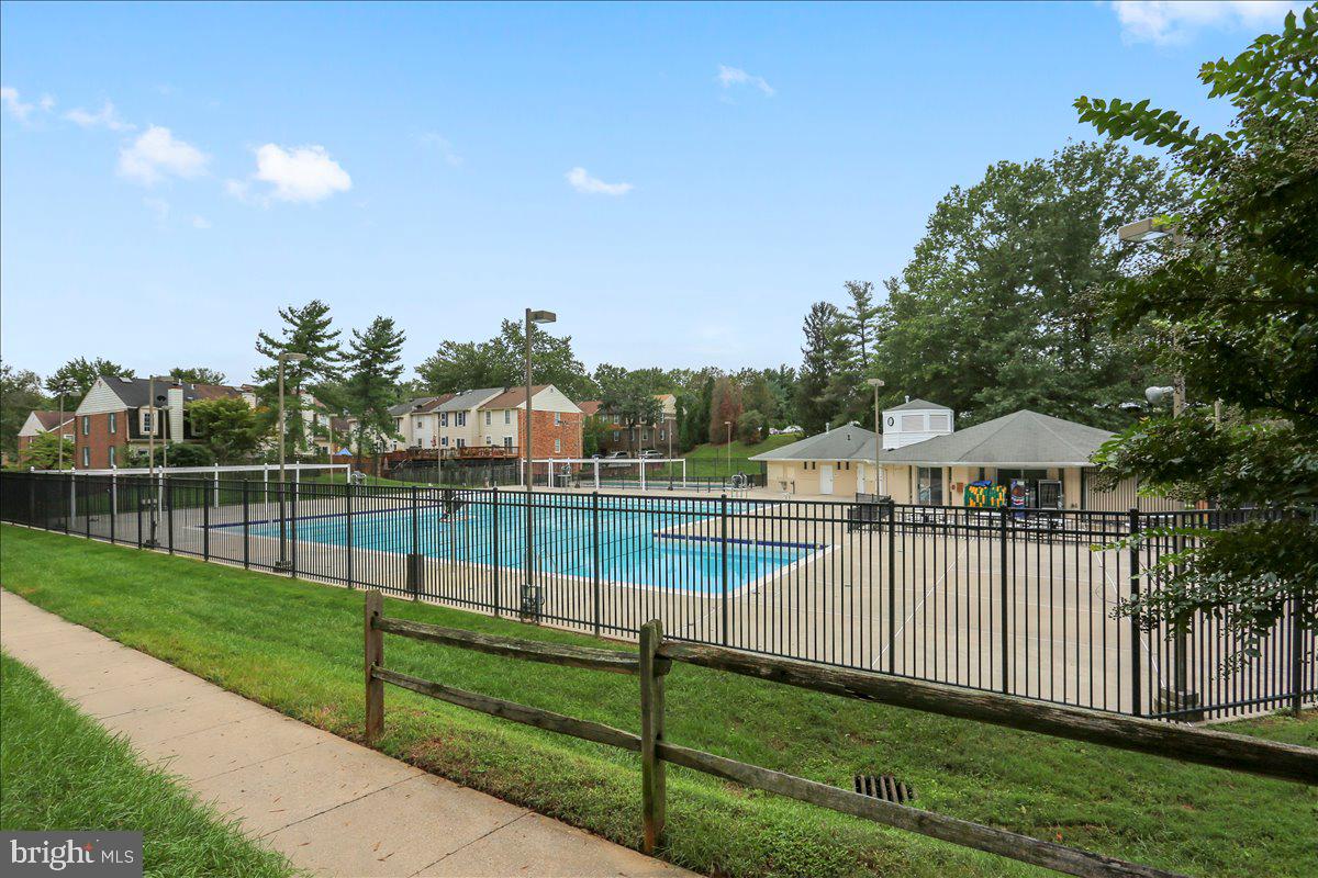 ROCKSHIRE TOWNHOMES - Residential
