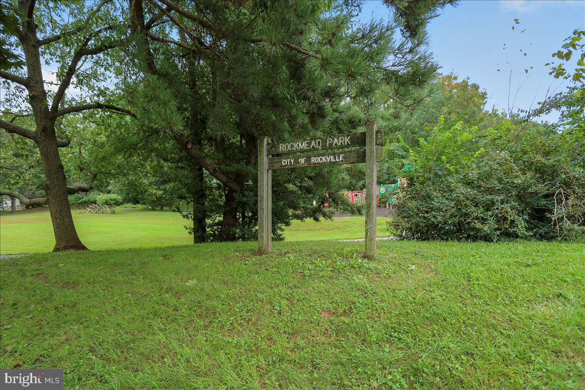 ROCKSHIRE TOWNHOMES - Residential