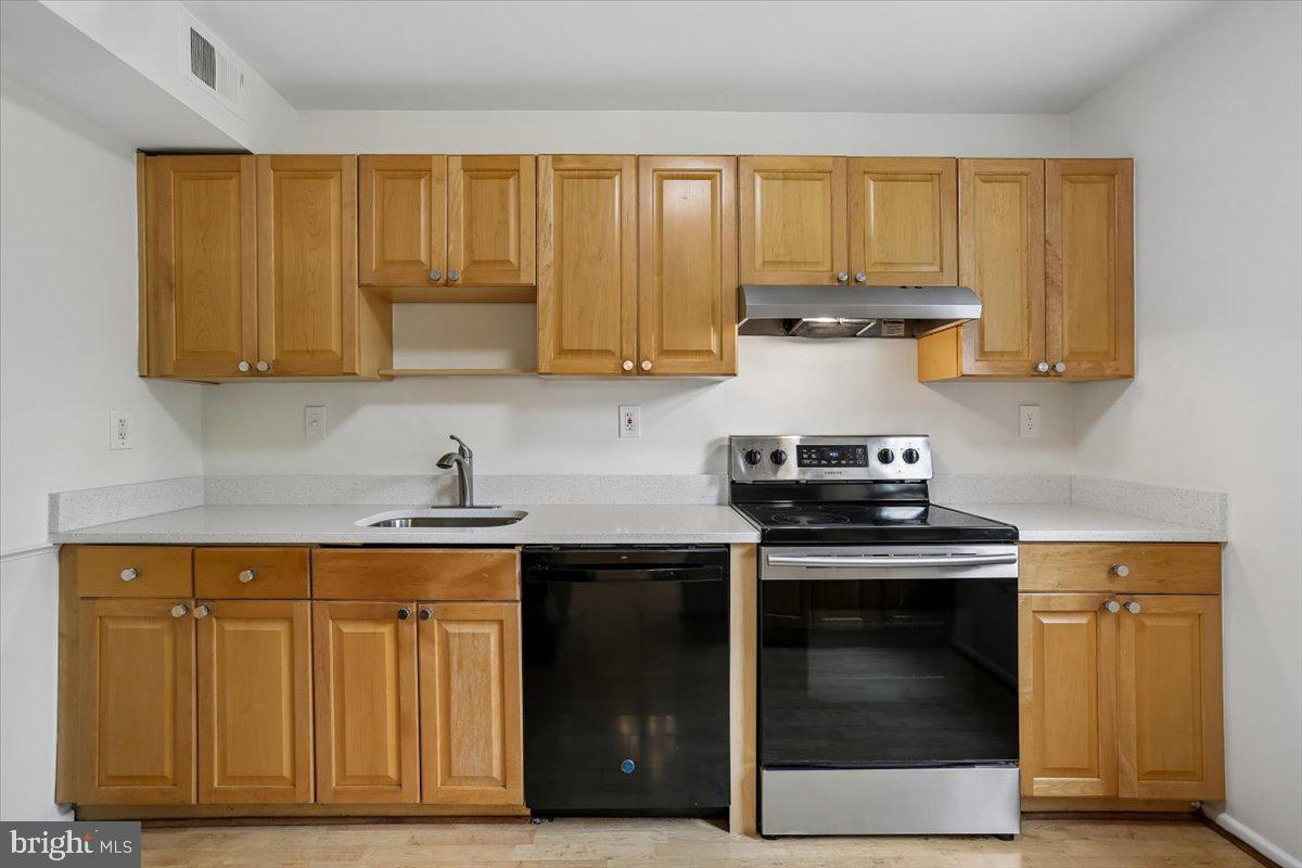 ROCKSHIRE TOWNHOMES - Residential
