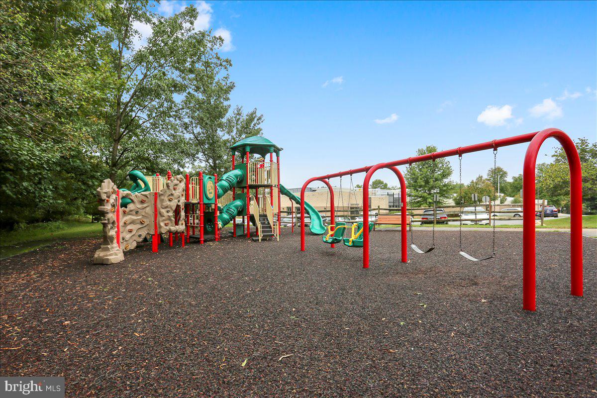 ROCKSHIRE TOWNHOMES - Residential