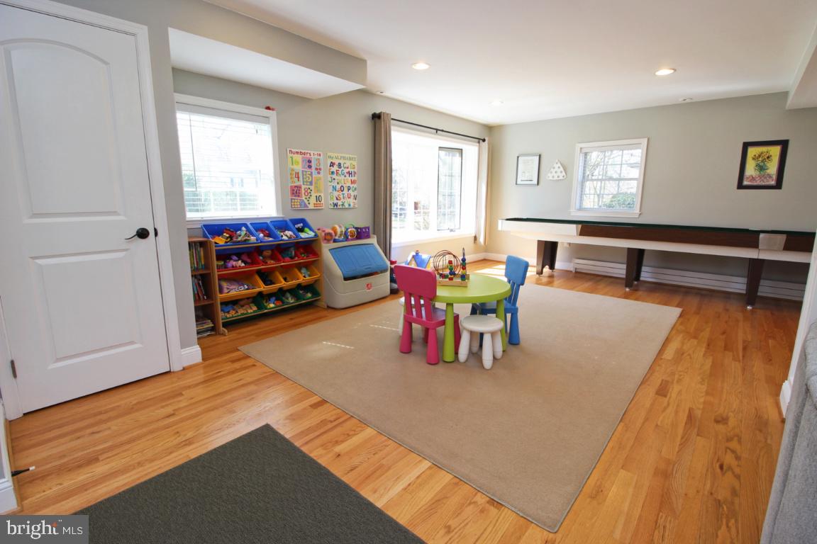 SUNNYBROOK - Residential