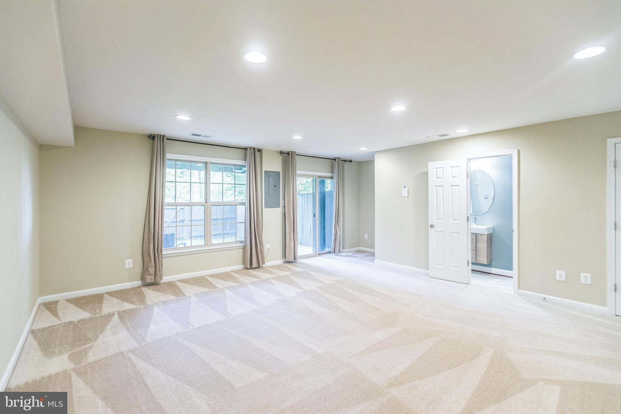 ALEXANDERS CHASE - Residential Lease