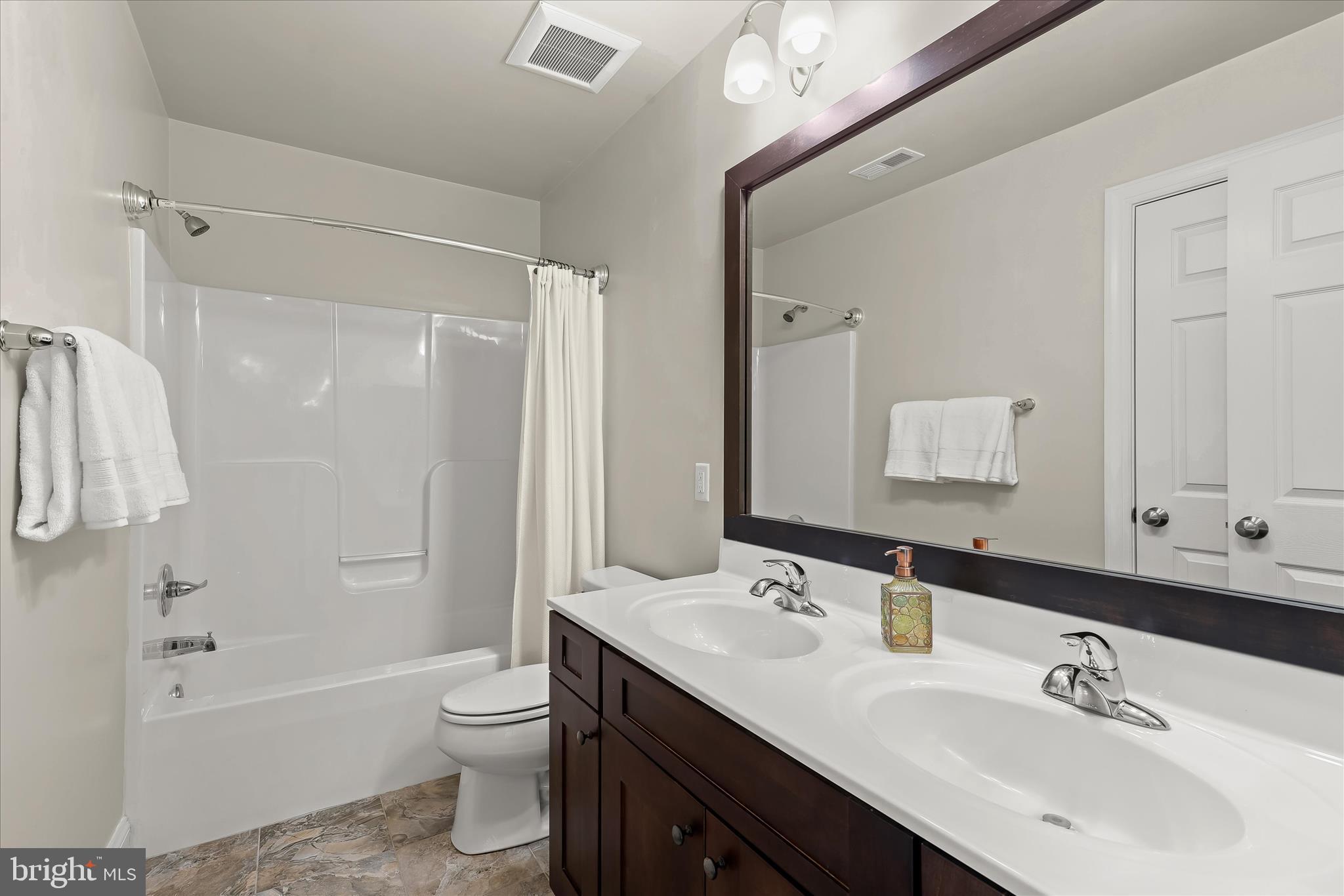 CASTLEBERRY - Residential