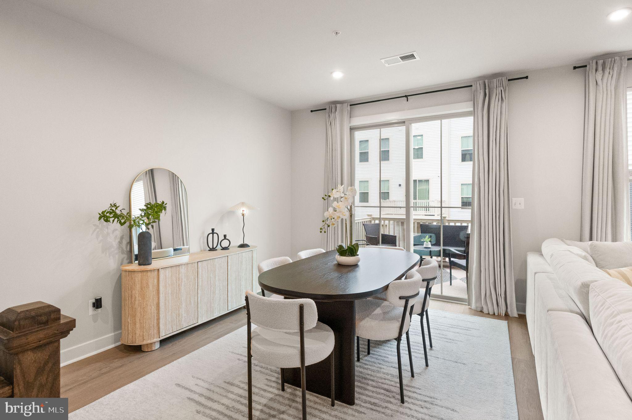 ARCOLA TOWN CENTER CONDO - Residential