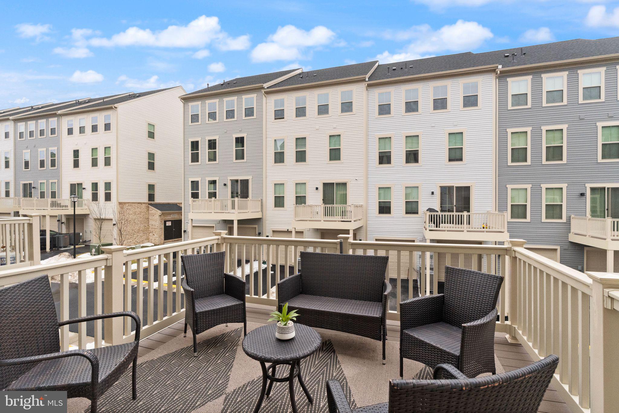 ARCOLA TOWN CENTER CONDO - Residential