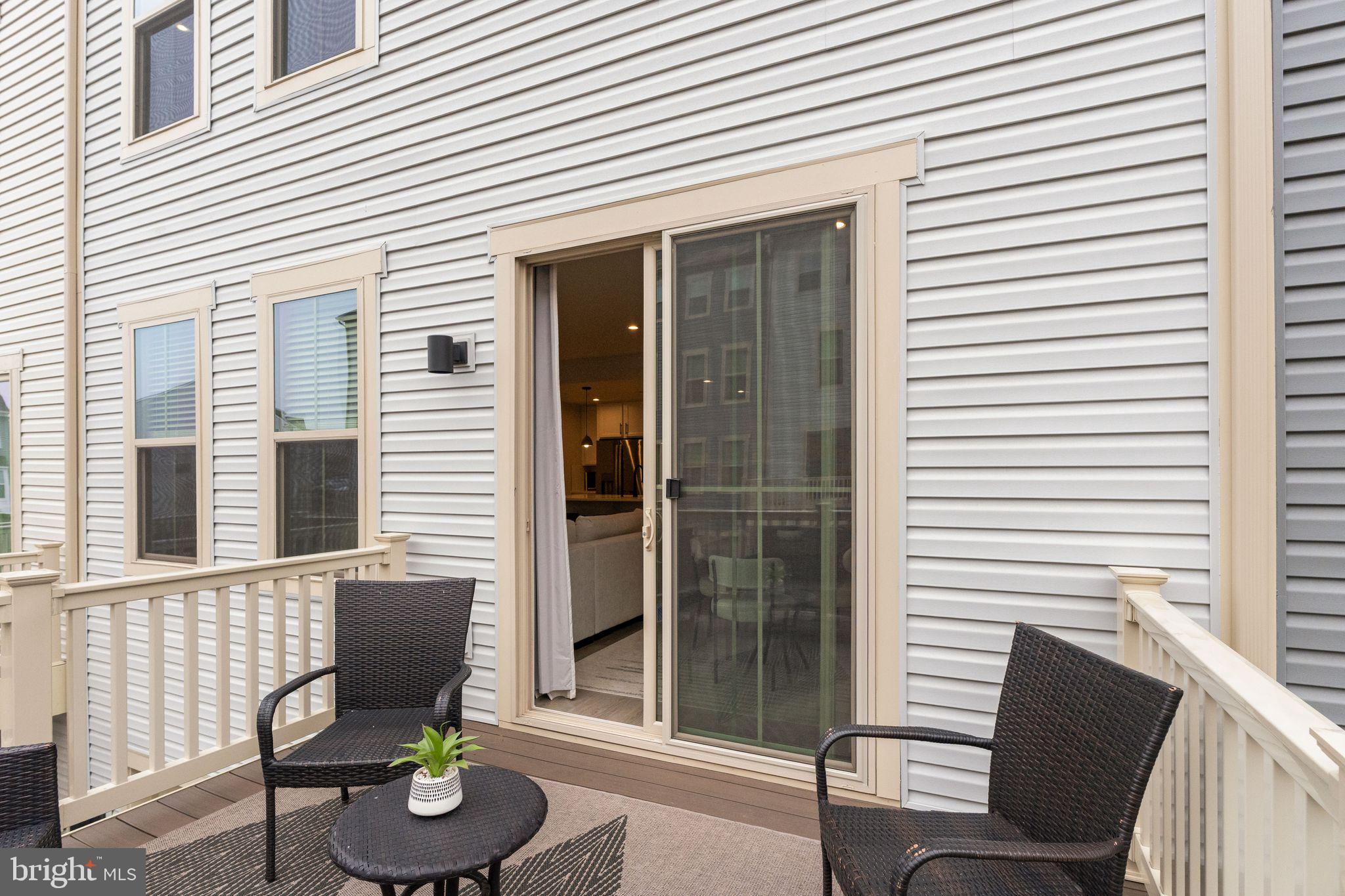 ARCOLA TOWN CENTER CONDO - Residential