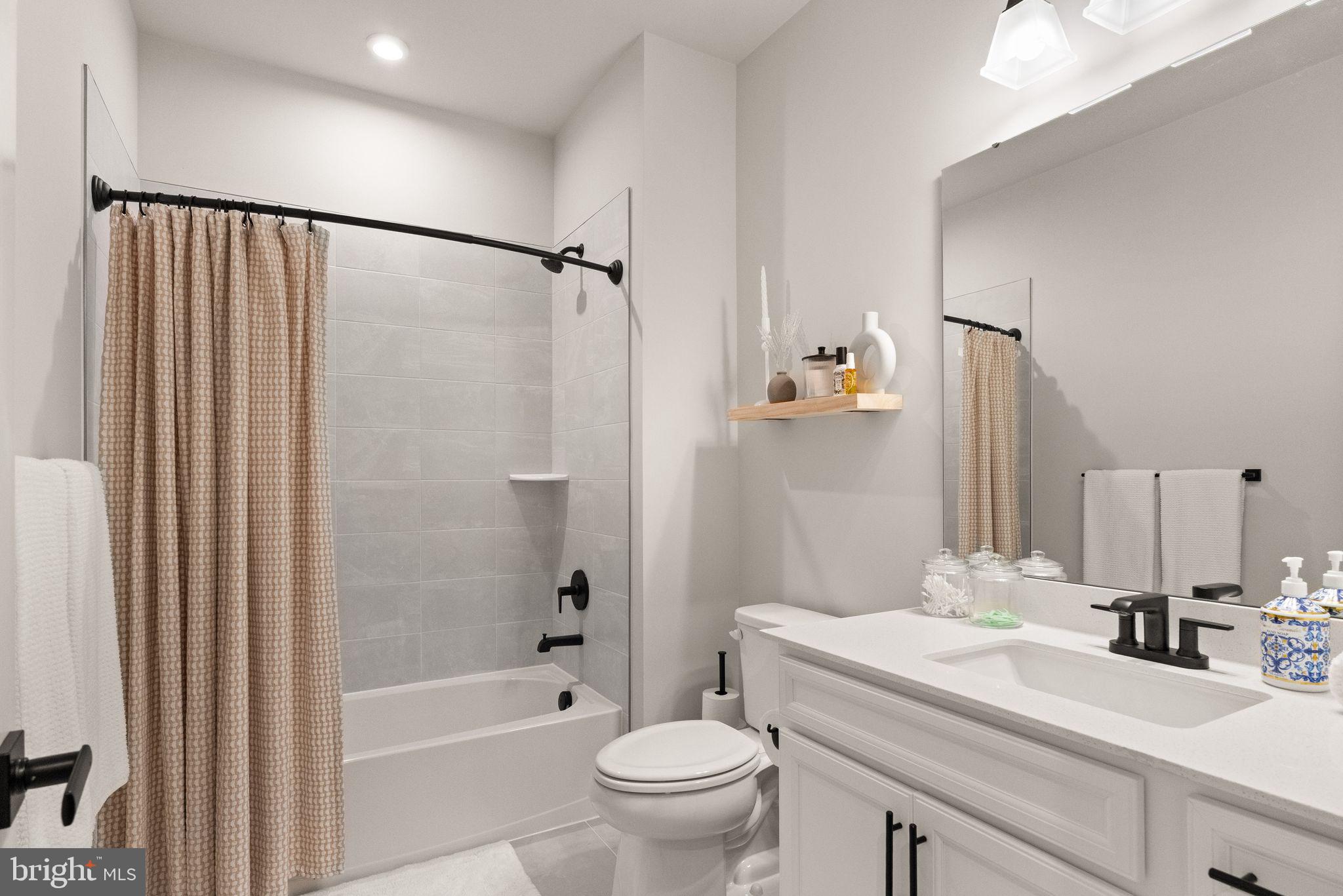 ARCOLA TOWN CENTER CONDO - Residential