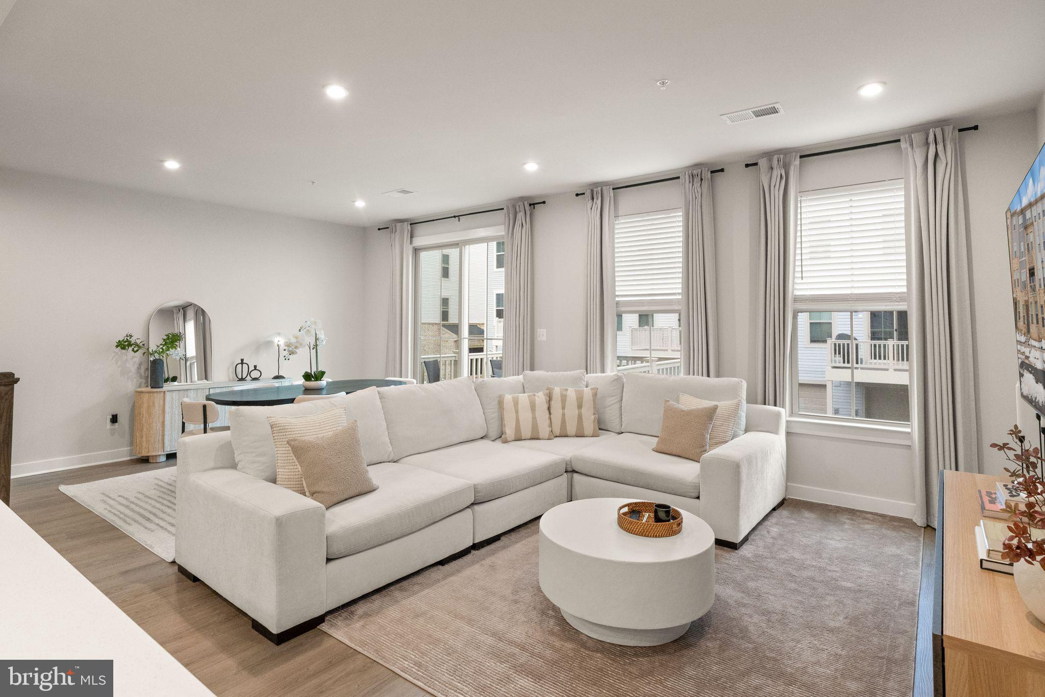 ARCOLA TOWN CENTER CONDO - Residential