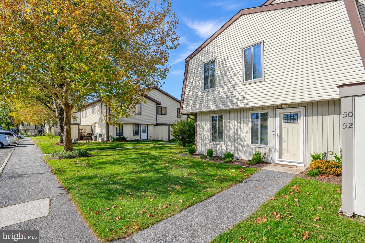 52 KING HENRY CIRCLE 52