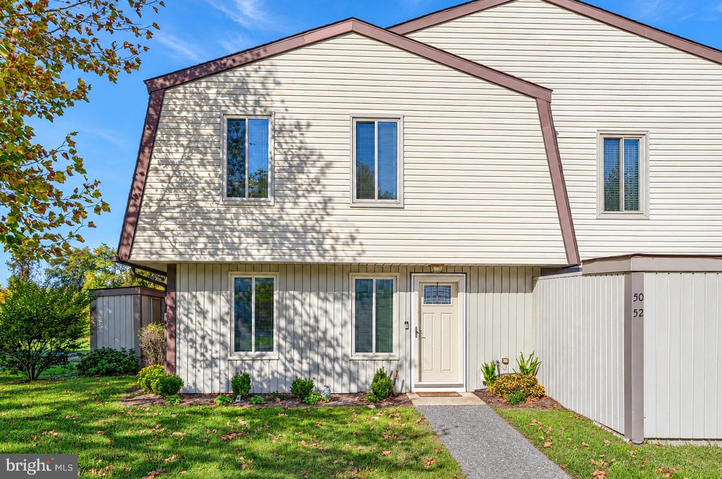 52 KING HENRY CIRCLE 52