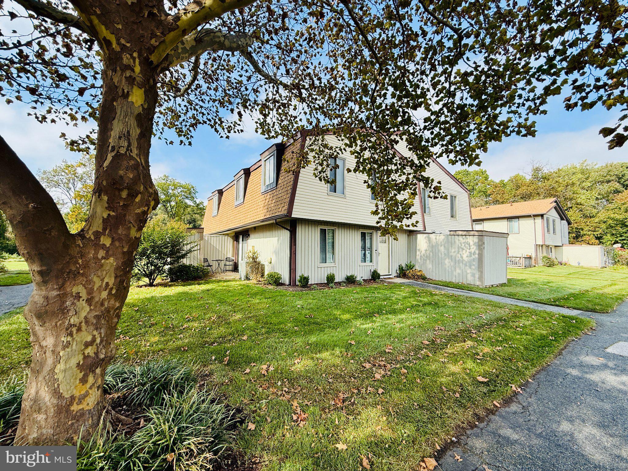 52 KING HENRY CIRCLE 52
