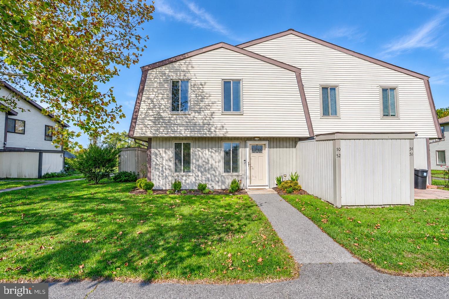 52 KING HENRY CIRCLE 52