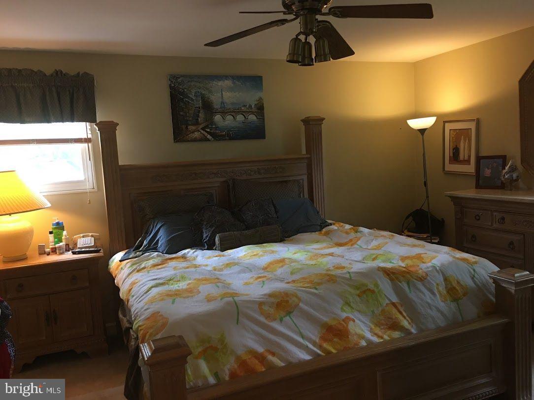 OAKWOOD KNOLLS - Residential Lease