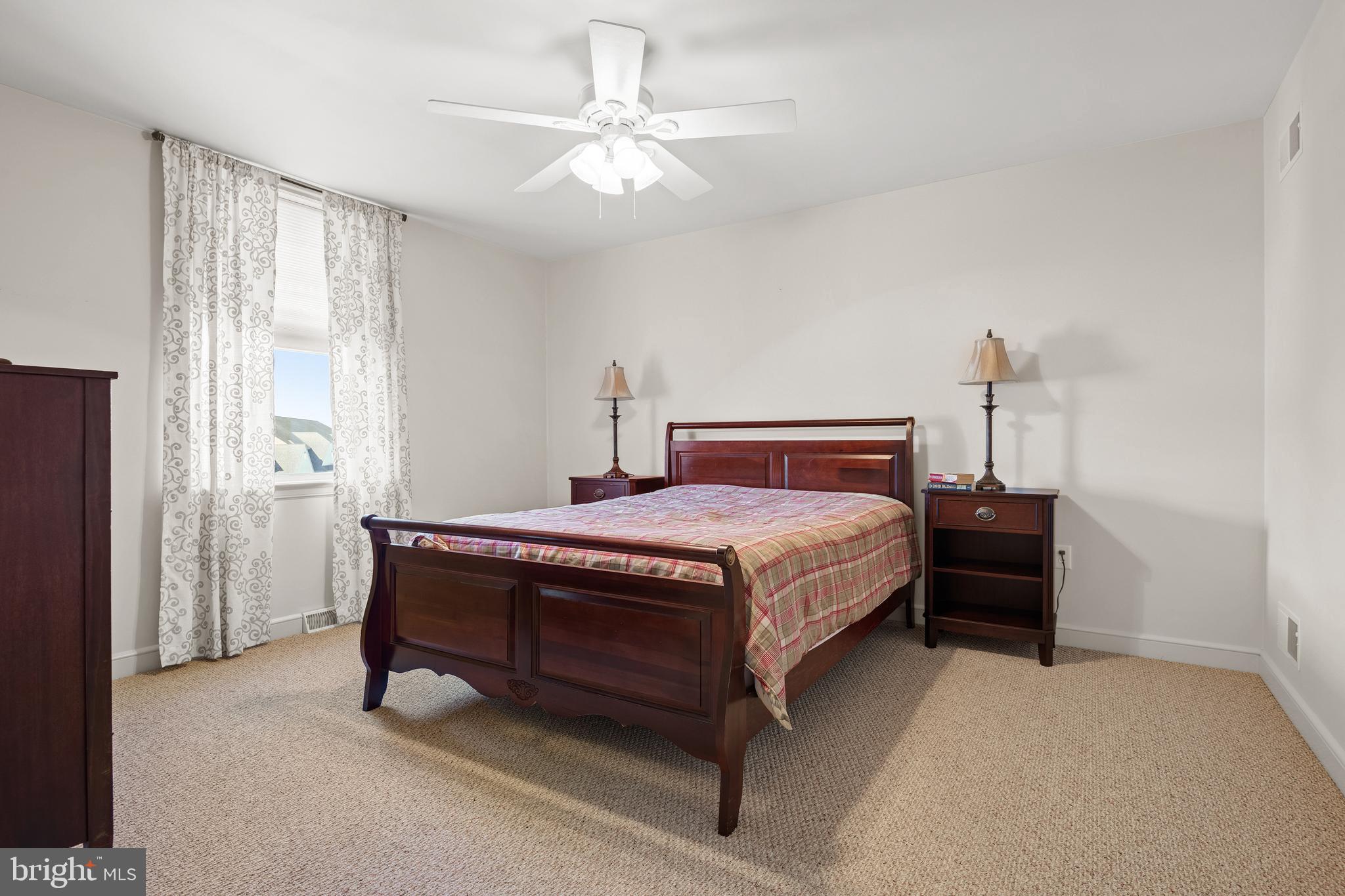 TOLL GATE STATION - Residential