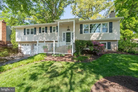 8400 Cherry Valley Lane, Alexandria, VA MLS: VAFX2238156