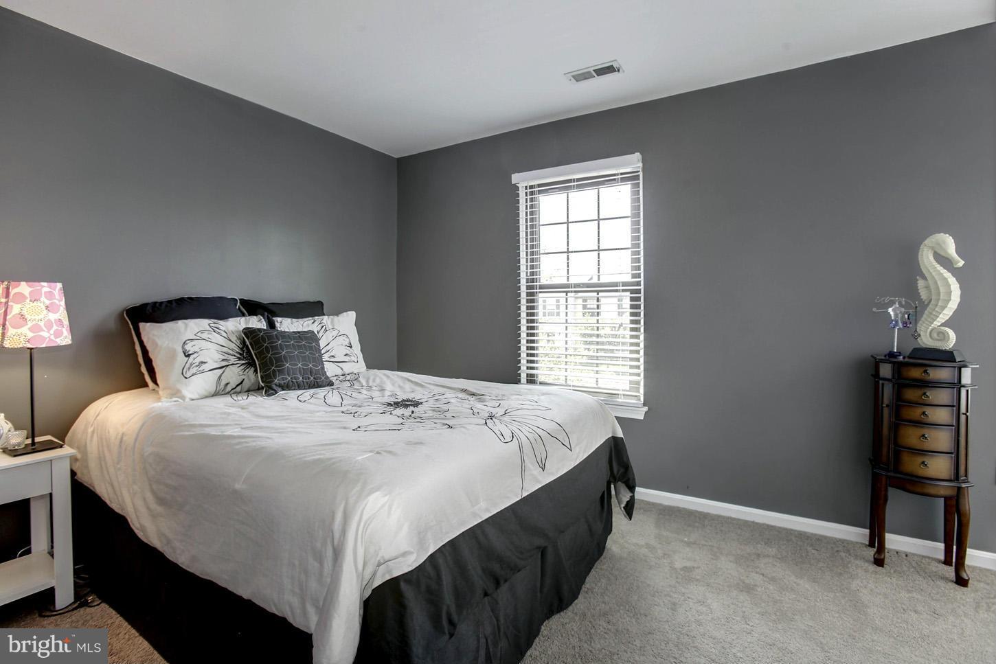 LONGSTREET COMMONS - Residential