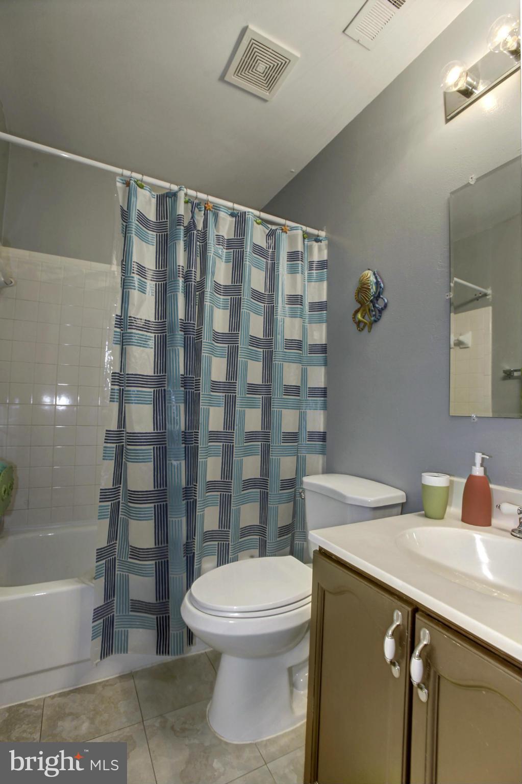 LONGSTREET COMMONS - Residential