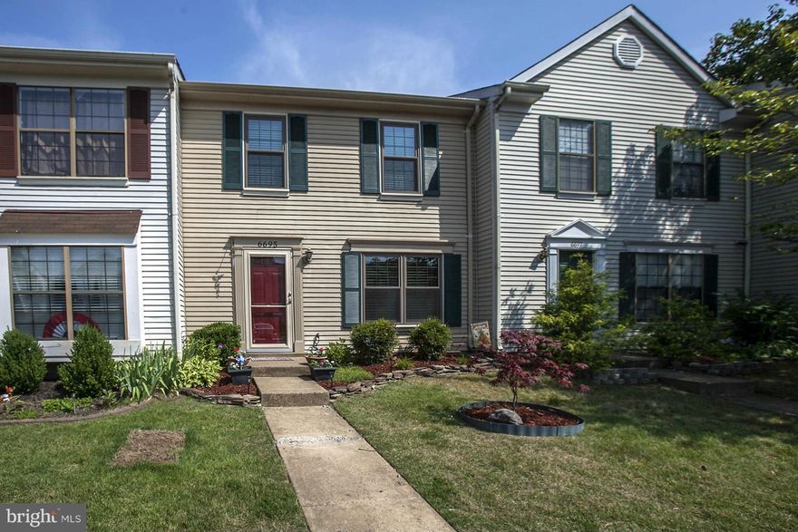 A MUST SEE home in the heart of Haymarket at a fantastic price! 3BR/2.5BA. Updated windows, HVAC, kitchen appliances & counter tops. Newly renovated MBA w/elegant ceramic tiles. Upgraded wide plank laminate floors on main lvl, newer carpet, neutral paint, crown molding, chair rail & custom wood blinds. Very private fully fenced large yard backing to open common area features a patio & a shed.