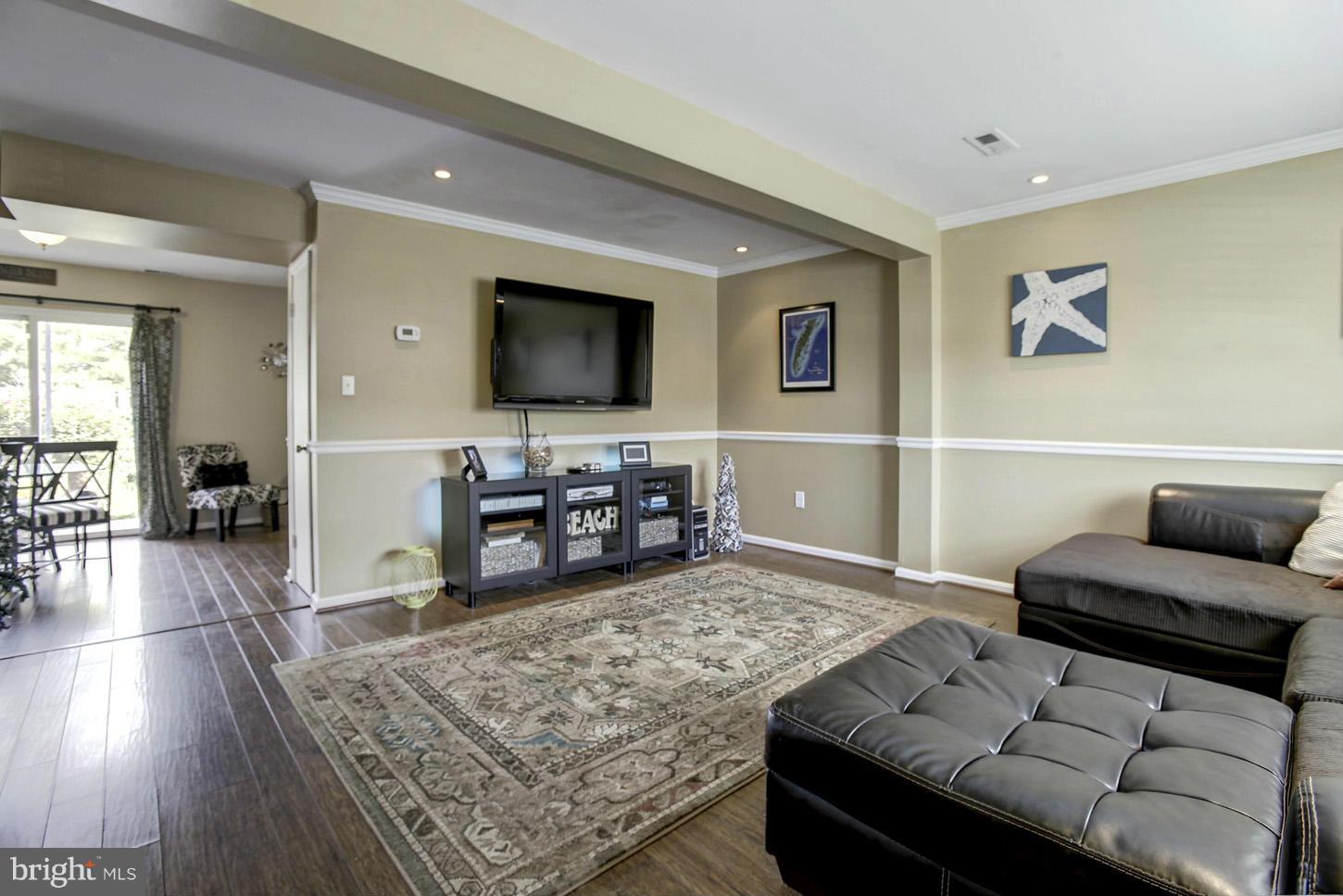 LONGSTREET COMMONS - Residential