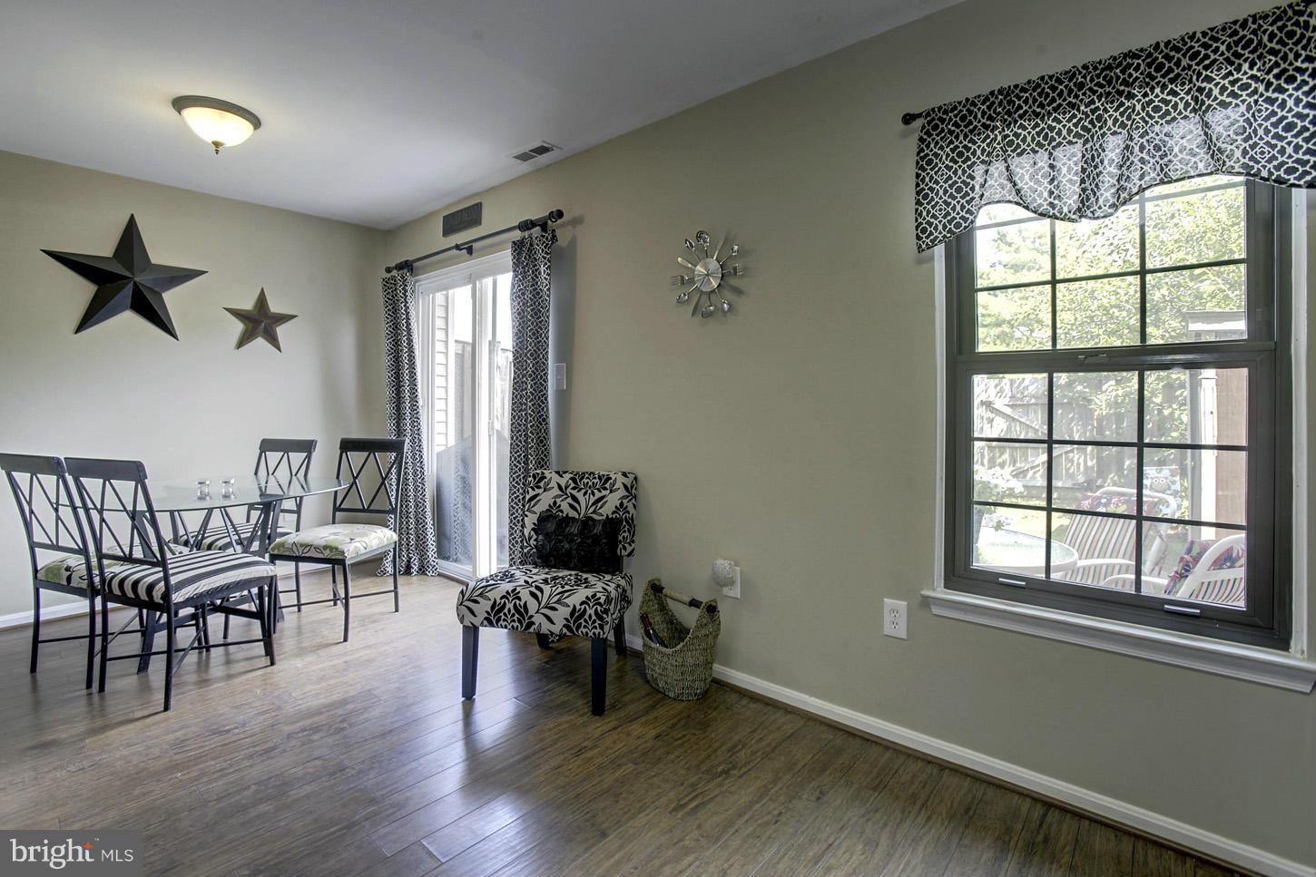 LONGSTREET COMMONS - Residential