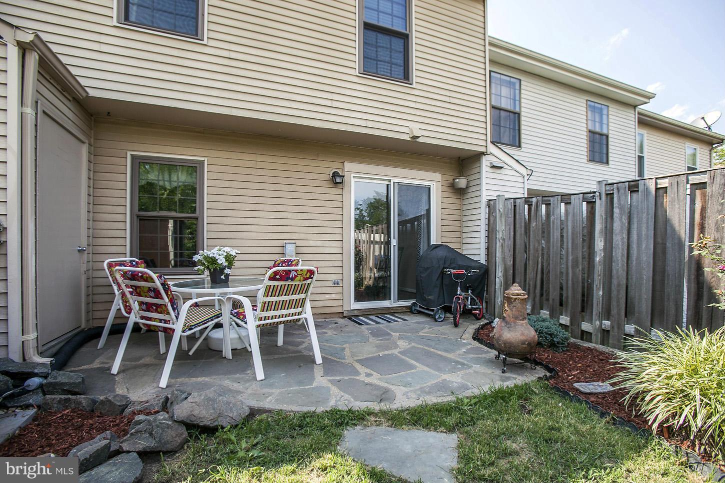 LONGSTREET COMMONS - Residential