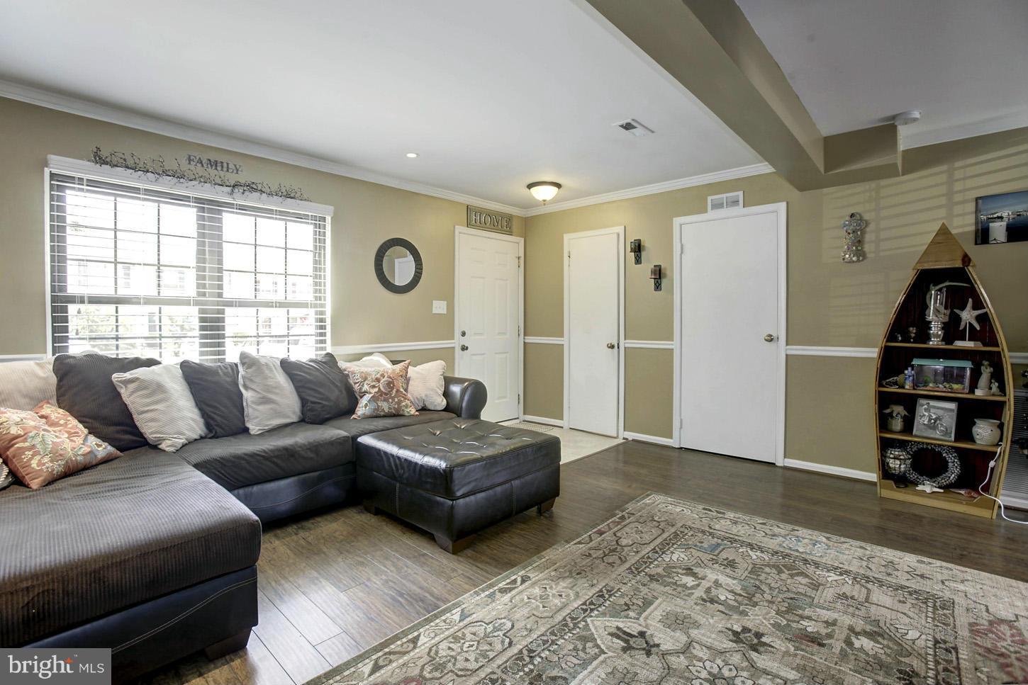 LONGSTREET COMMONS - Residential