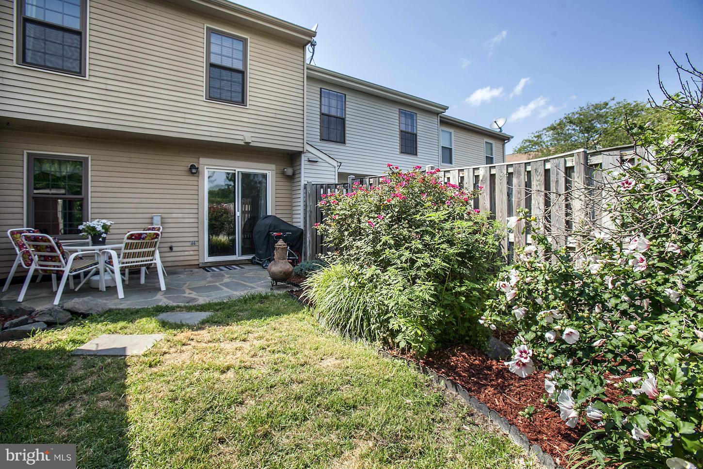 LONGSTREET COMMONS - Residential