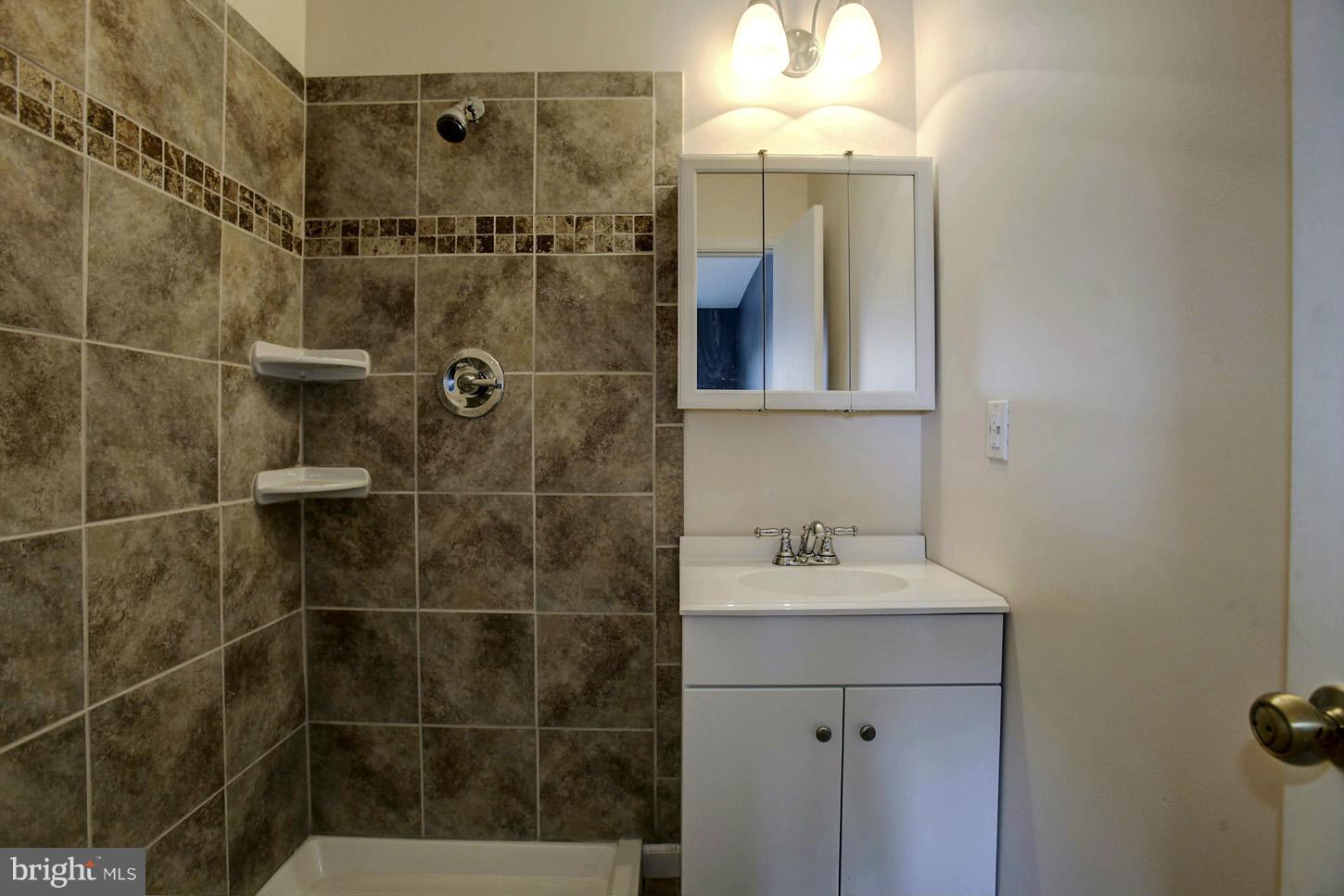 LONGSTREET COMMONS - Residential