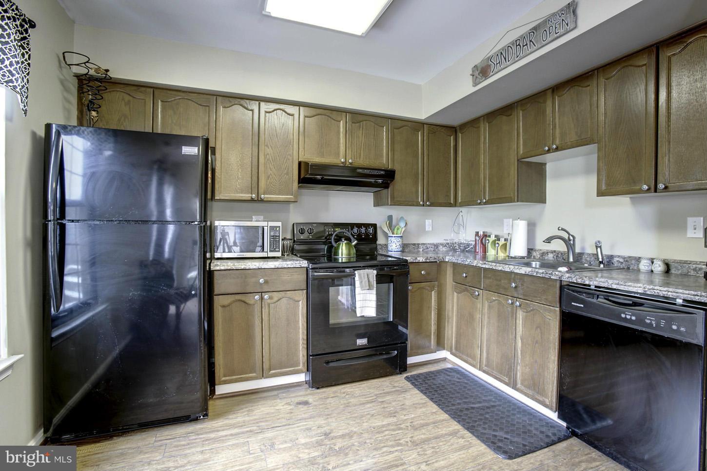 LONGSTREET COMMONS - Residential