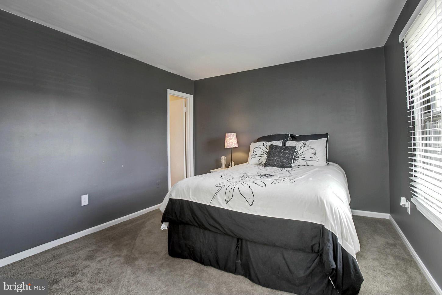 LONGSTREET COMMONS - Residential