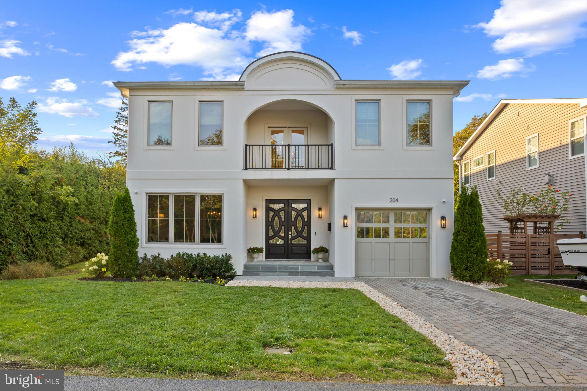 204 S VILLA AVENUE