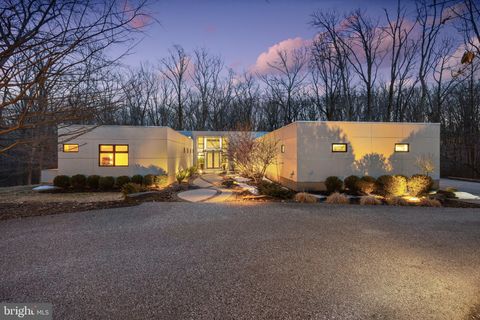 2923 WOODVALLEY DRIVE BALTIMORE MD 21208