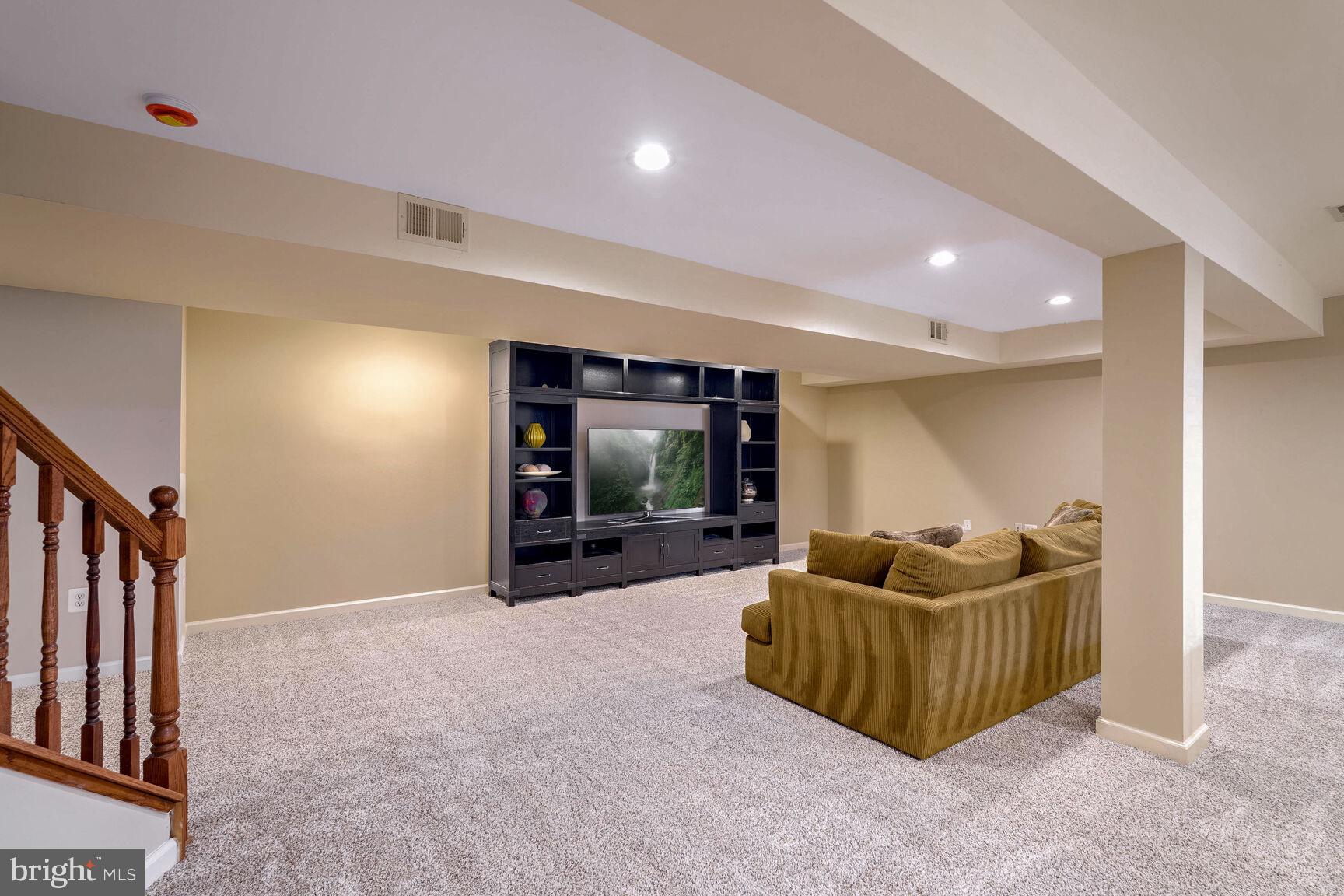 LANGLEY OAKS - Residential